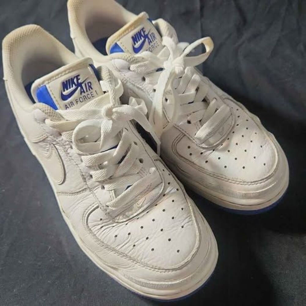 White Air Force 1 size 5.5